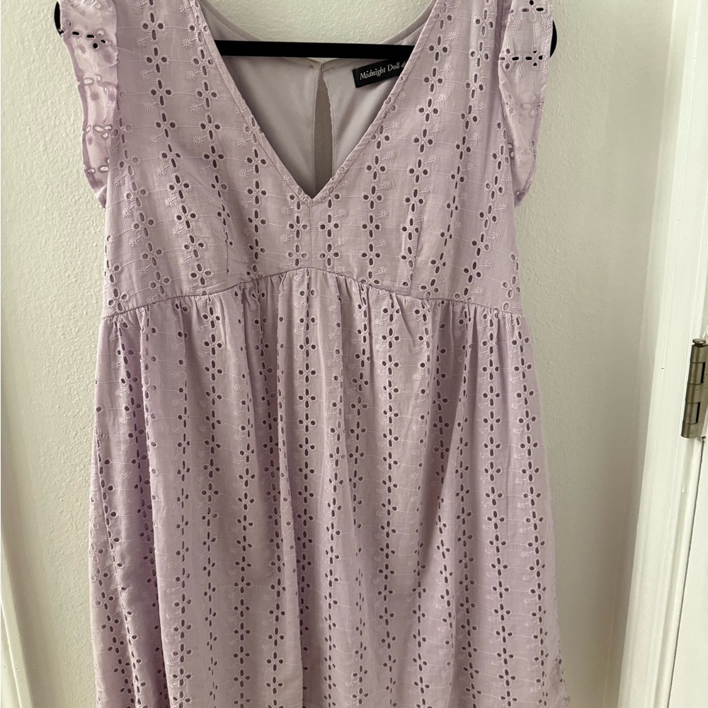 Lace V-Neck Dress in Light Lavender